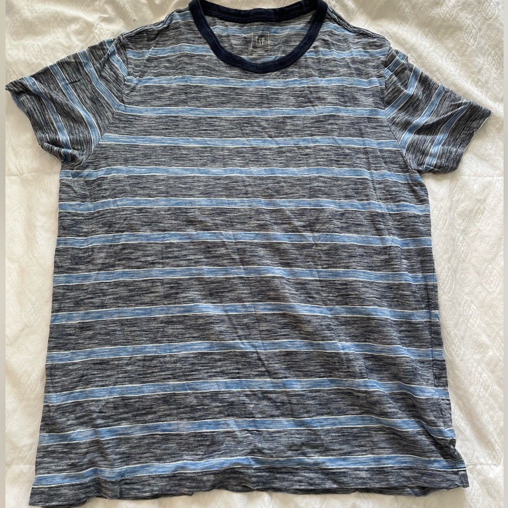 GAP blue striped T shirt
